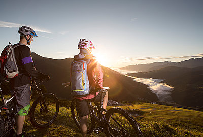 Biketour bei Sonnenaufgang